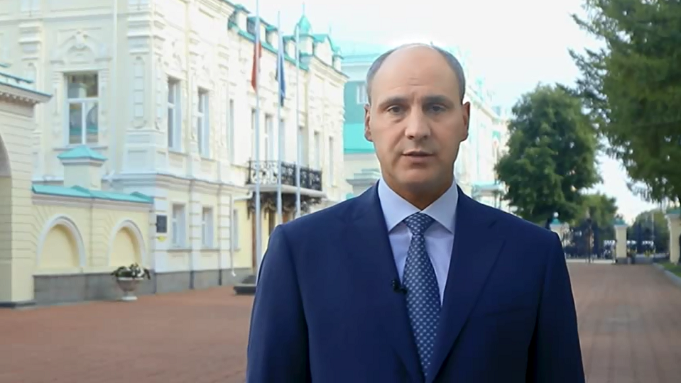 С Днем Металлурга поздравляет Денис Паслер