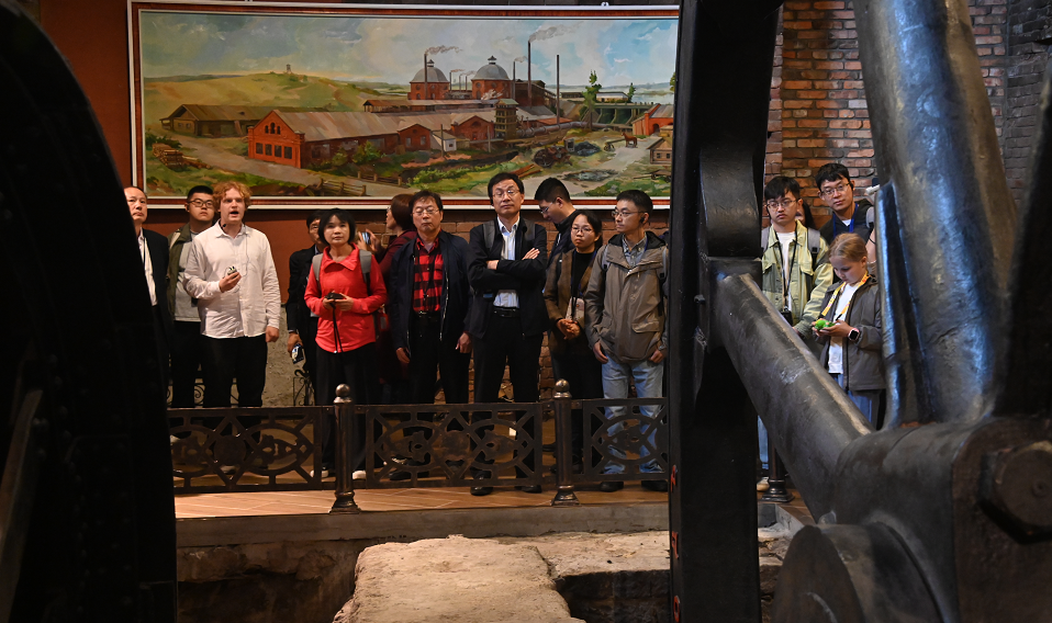 Северская домна приняла почти сотню гостей из Китая