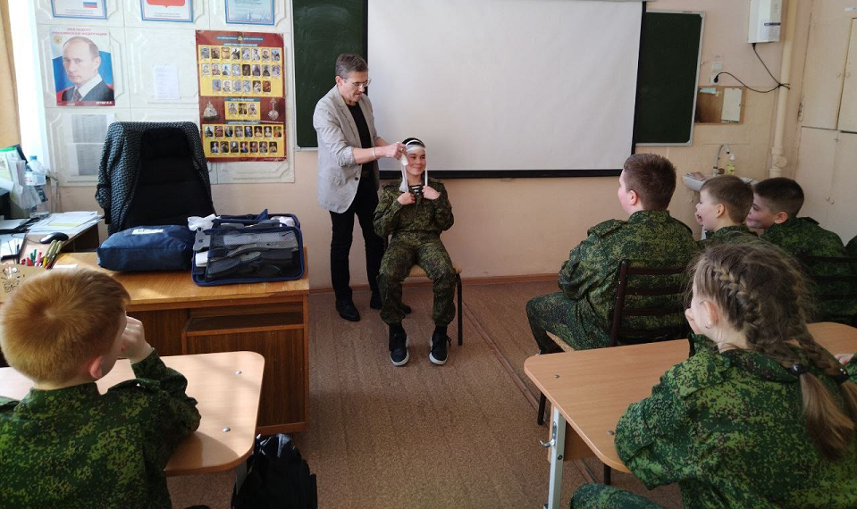 Полевских школьников учили азам первой помощи