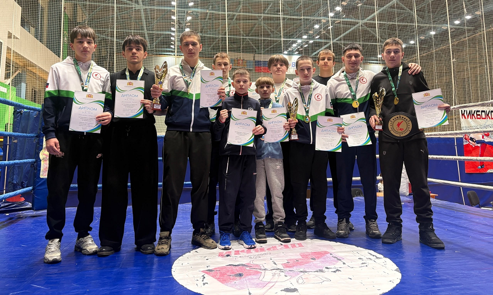 Вновь побеждают полевские кикбоксеры