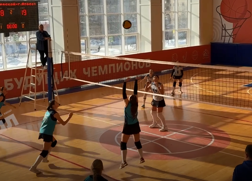 Как в Полевском прошло волейбольное первенство. Видео