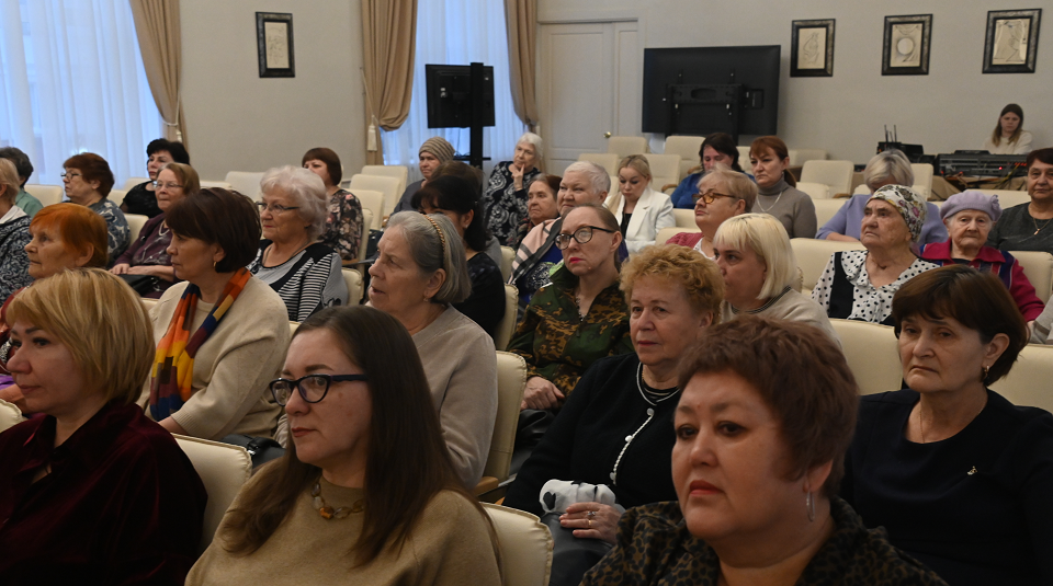 В честь Дня матери собрали полевских солдатских матерей