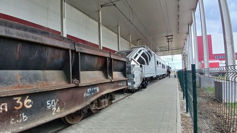 Уральский высокоскоростной поезд выдержал удары!