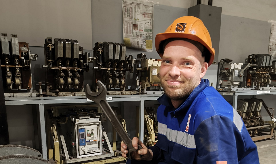 В чём ценность рабочих профессий. Рассказывает Сергей Лазарев