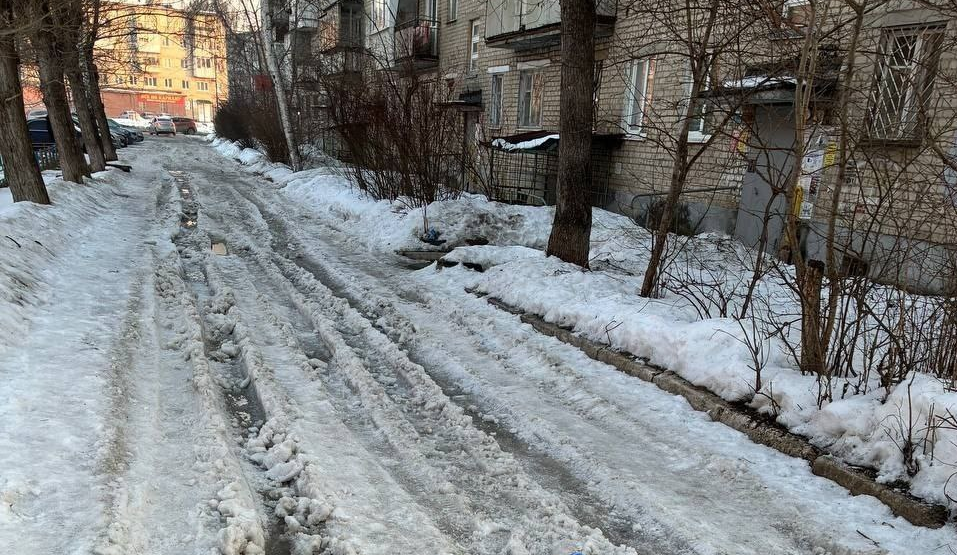 К вопросу об уборке снега из полевских дворов