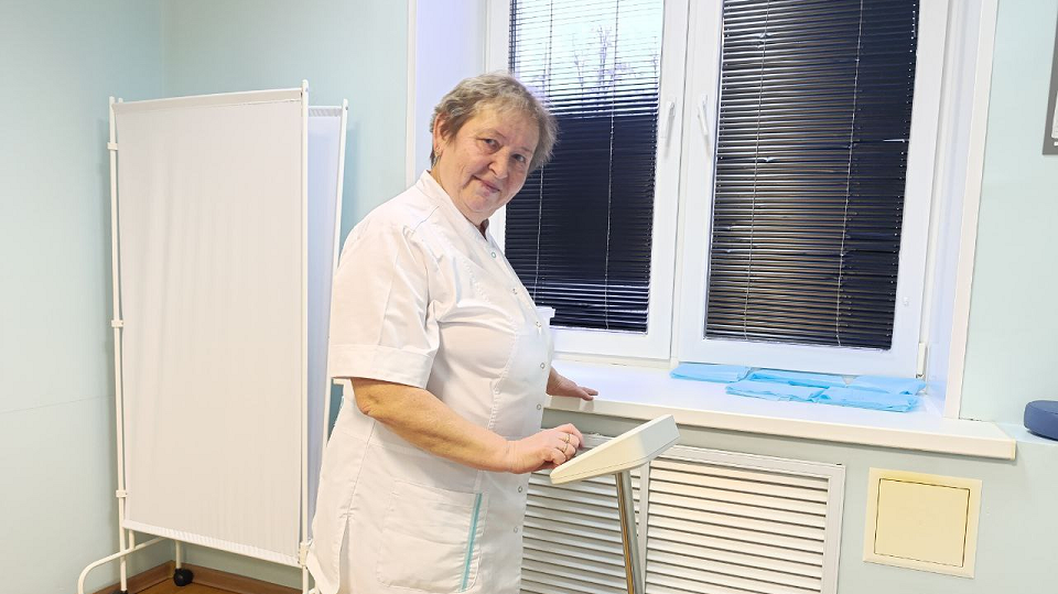 В медицине лечит слово, считает медсестра СТЗ Галина Королева