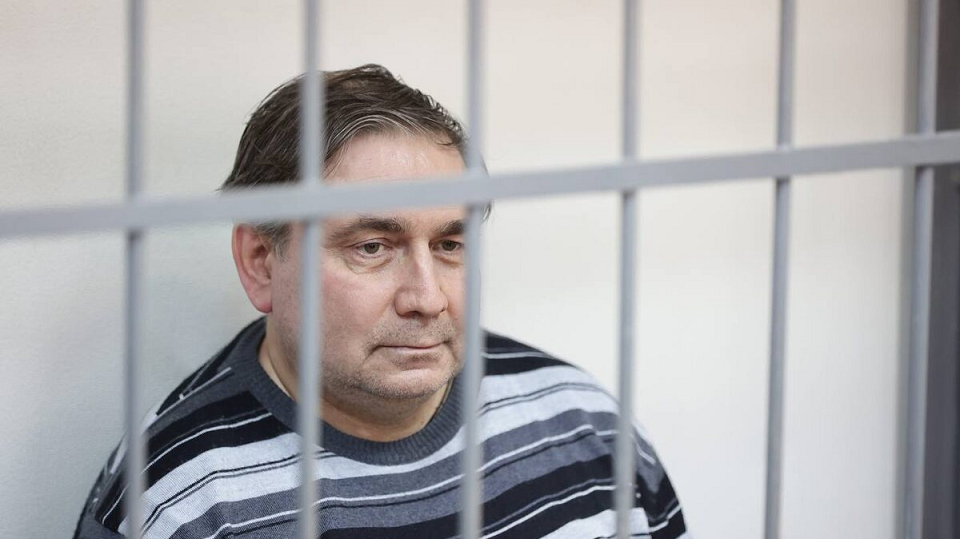 Имущество министра Смирнова останется под арестом