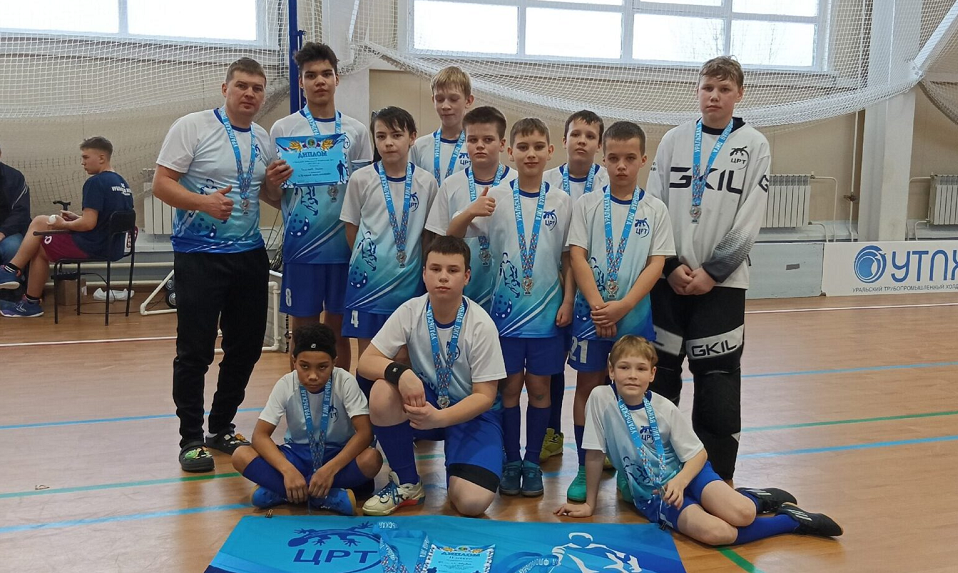 Полевские флорболисты вернулись с областным серебром