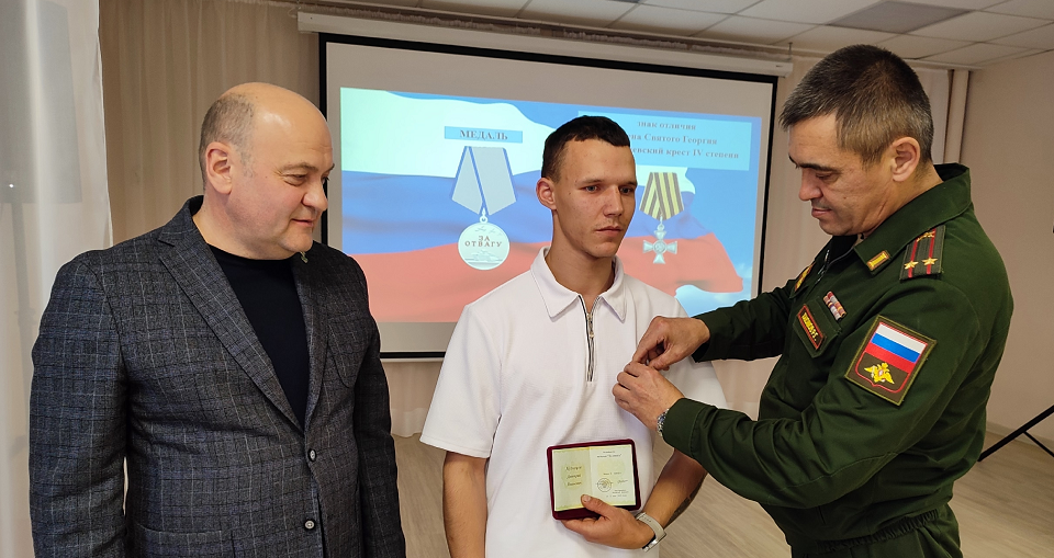 Полевским героям вручили награды и благодарности