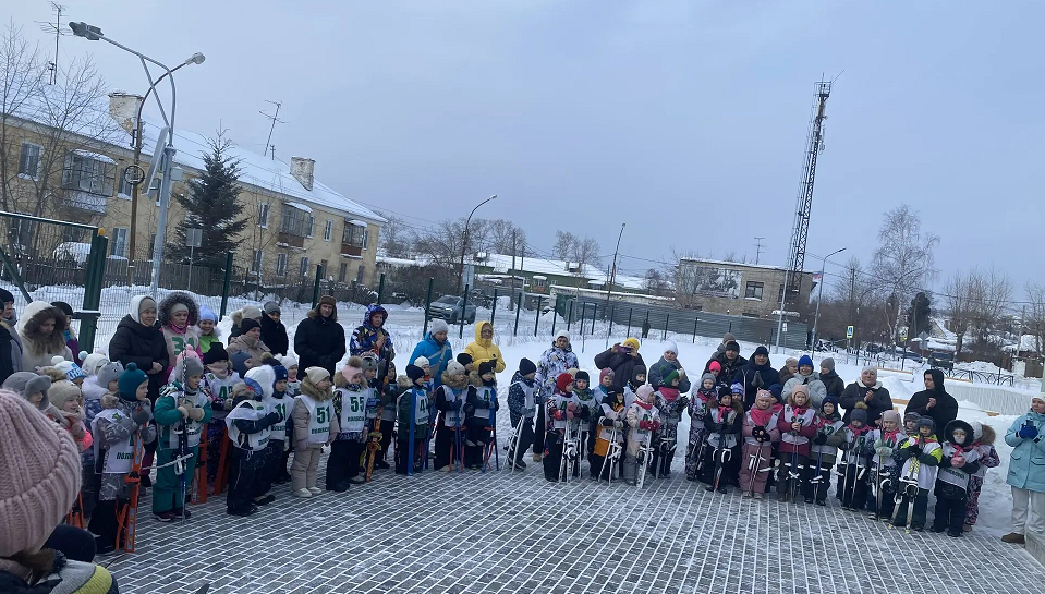 Маленькие полевчане вышли на лыжню "Снежинки"