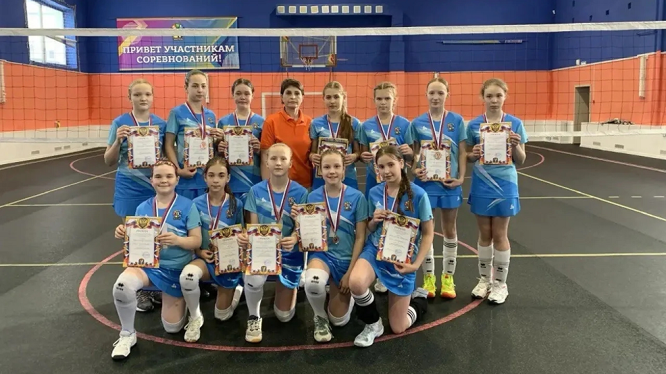 Полевские волейболистки забрали золото и бронзу