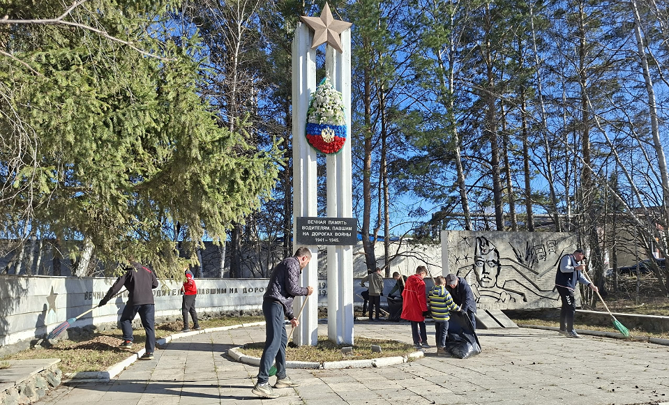 Вместе создаём будущее. Полевские спортсмены почтили память военных водителей