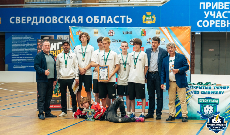 Полевские флорболисты ФСК СТЗ победили всех!
