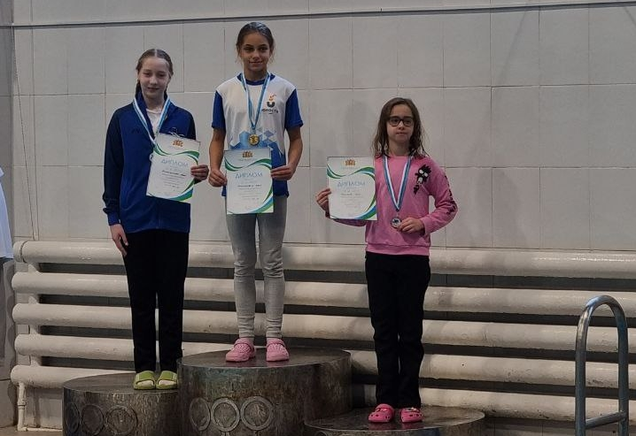 Воспитанница ФСК СТЗ стала областной призеркой в плавании