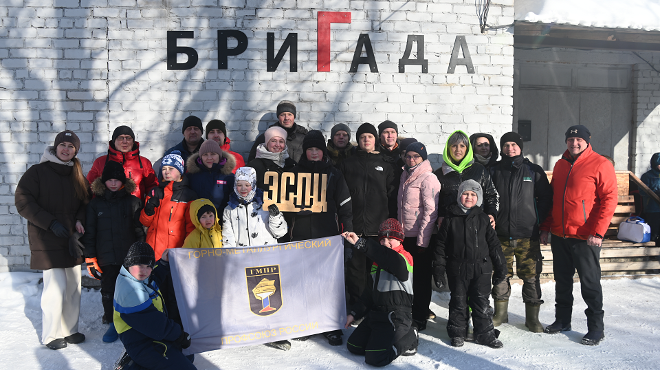 Электросталеплавильщики СТЗ сыграли в лазертаг