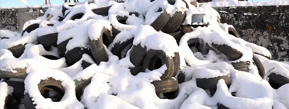 Откуда едкий запах? Полевчане обеспокоены