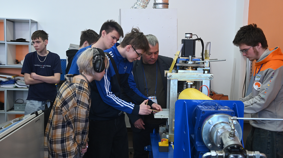 Высокие награды, Оранжевое настроение и Новая фотовыставка. Рассказывает ТМК