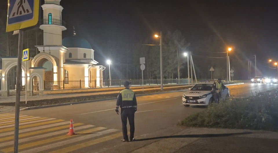 Пенсионер на "Ладе" сбил юношу на "зебре" возле лыжной базы и полевской мечети