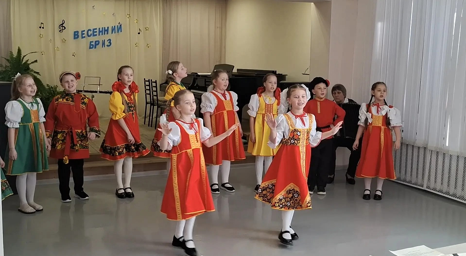 "Весенний бриз" пролетел в полевской школе искусств