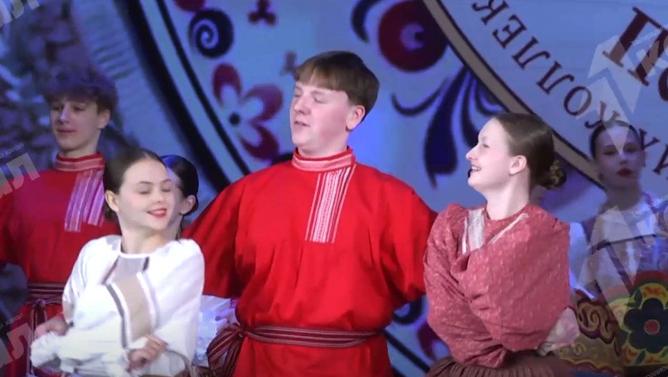 На сцене ДК СТЗ состоялся фестиваль "Ларец талантов звонких"
