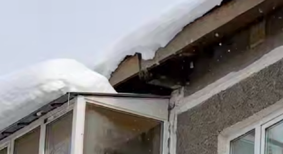 Ваш балконный козырек - ваша ответственность. Это закон