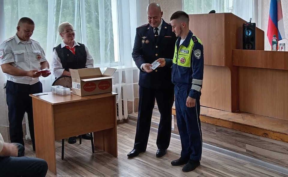 Девяносто лет на страже дорог. В Полевском поздравили Госавтоинспекцию с юбилеем