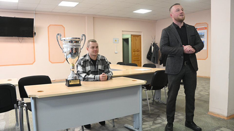 На СТЗ прошла еще одна встреча с футболистом-чемпионом