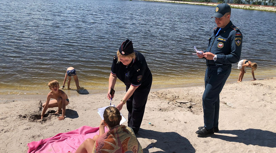 Полиция занимается профилактикой по берегам полевских водоемов