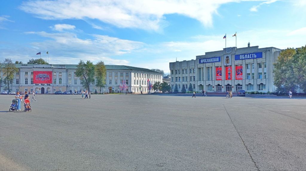 Слева 1780, справа 1983. Советская площадь в Ярославле photo_2025-08-15_11-47-02.jpg