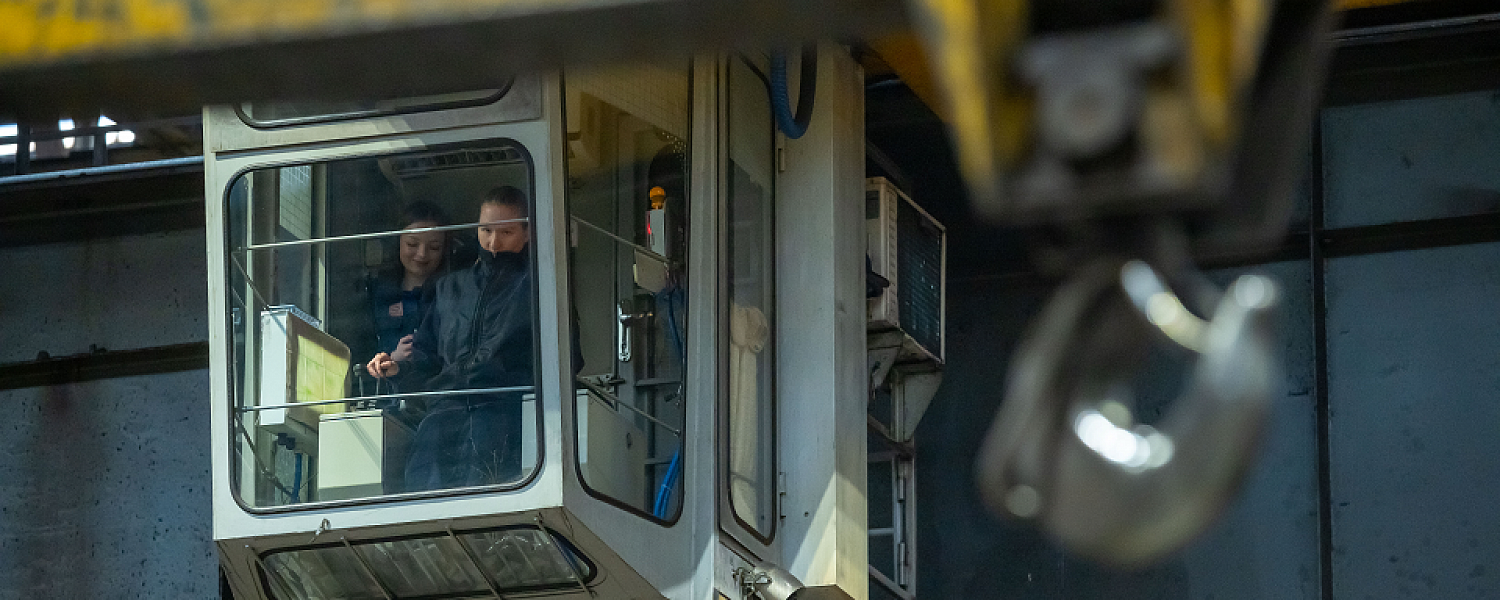 На СТЗ определили лучших машинистов кранов и стропальщиков. Работаем в паре!